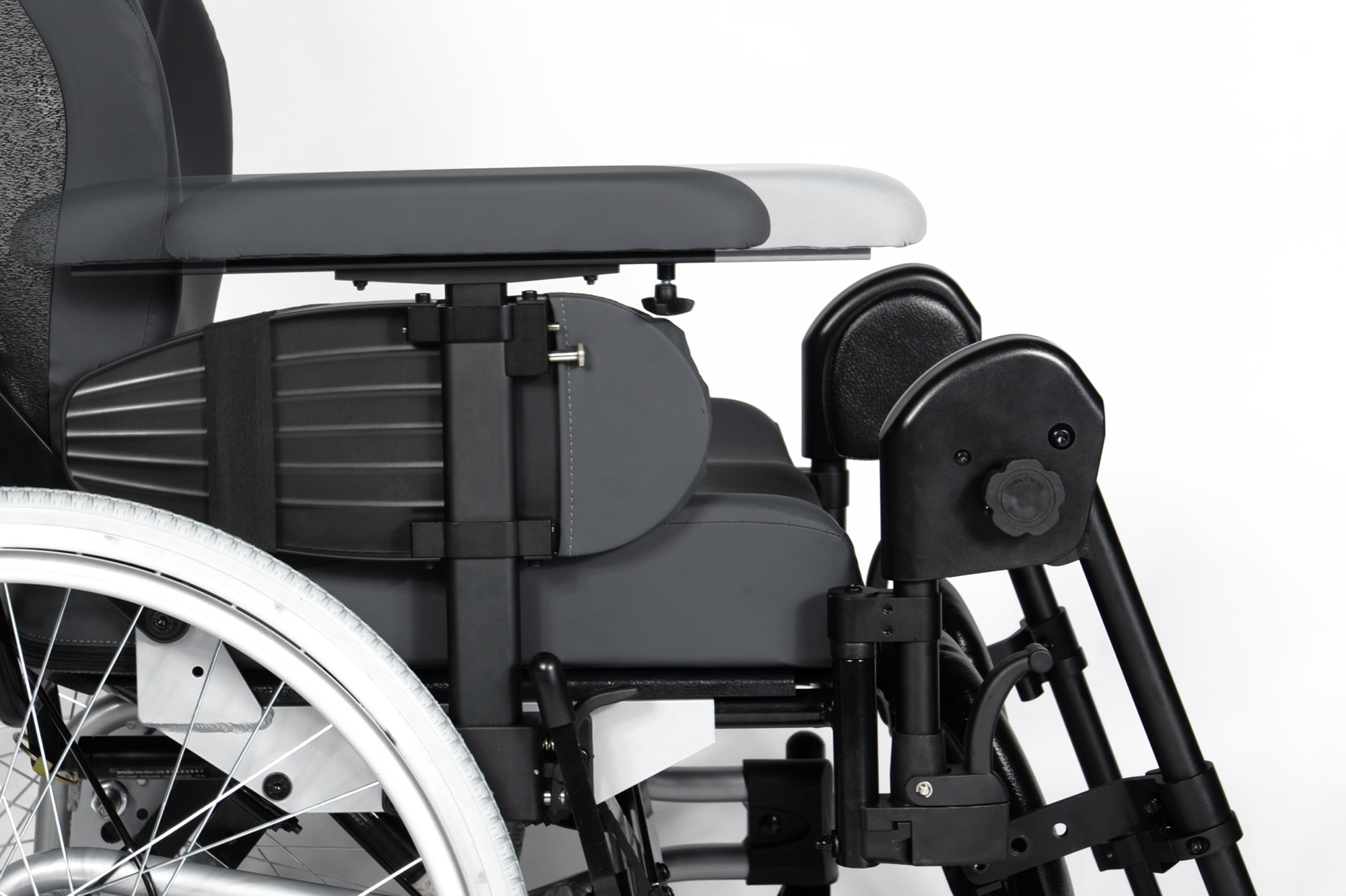 Breezy RelaX 2 Divine Mobility | Home Healthcare Store