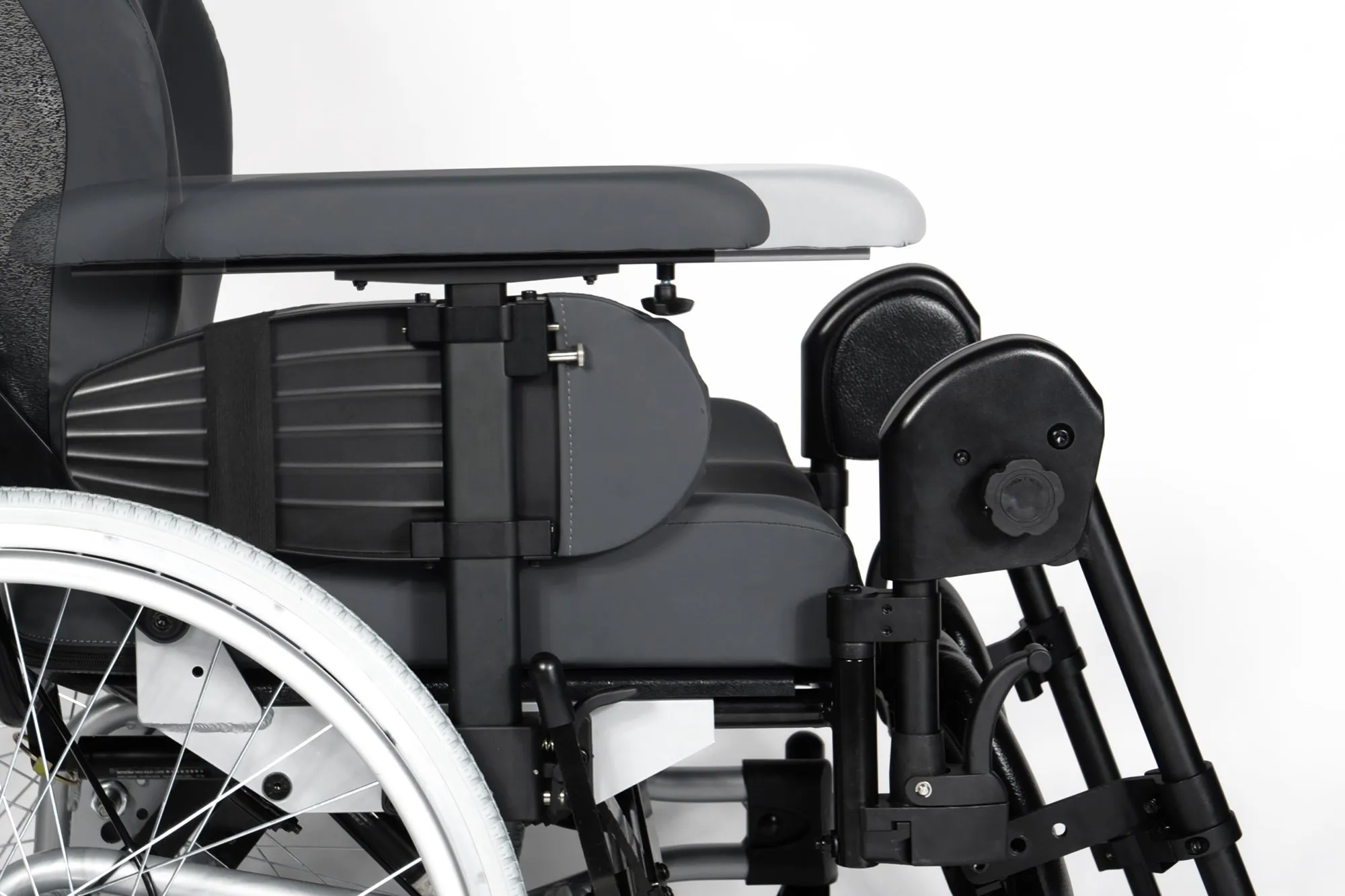 Breezy RelaX 2 Divine Mobility | Home Healthcare Store